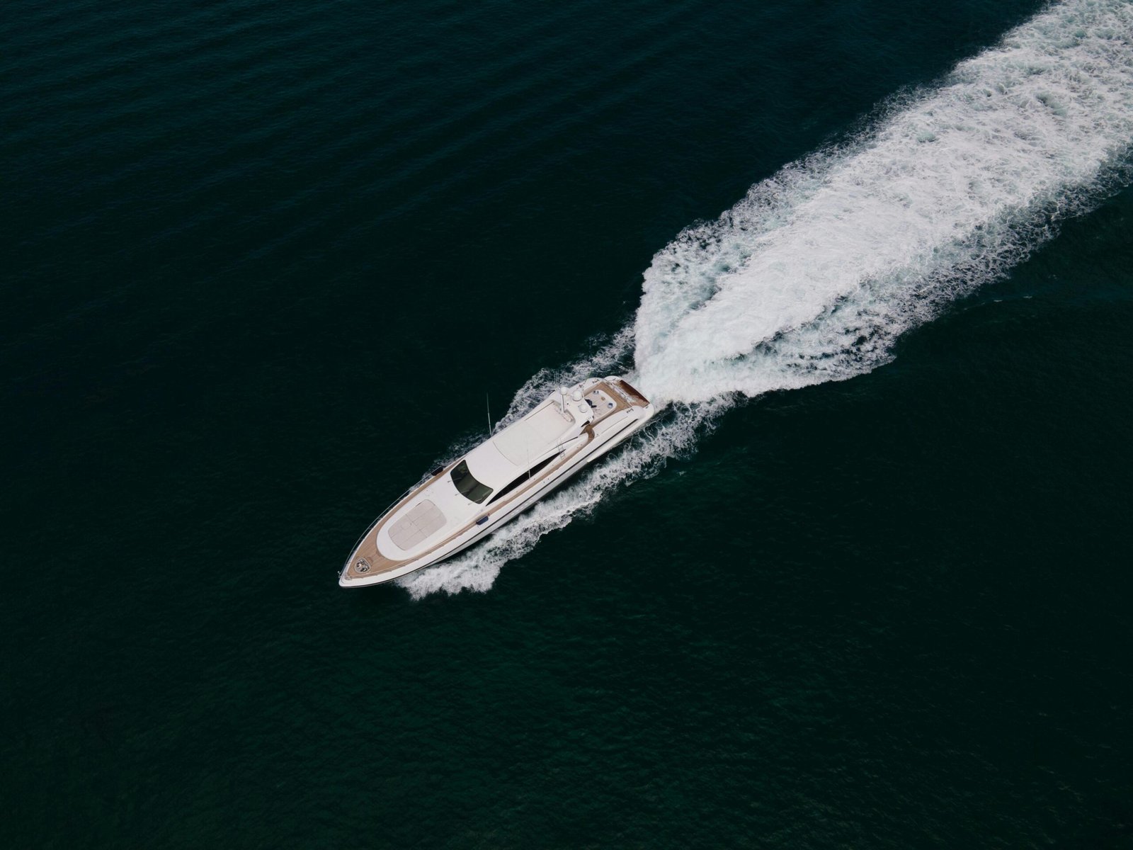 Luxury Yacht Charter Dubai