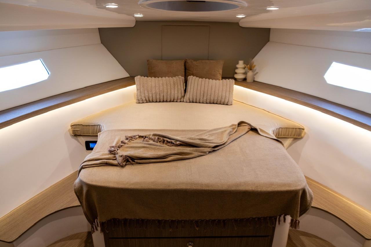 Master bedroom inside YRD Signature 48ft yacht