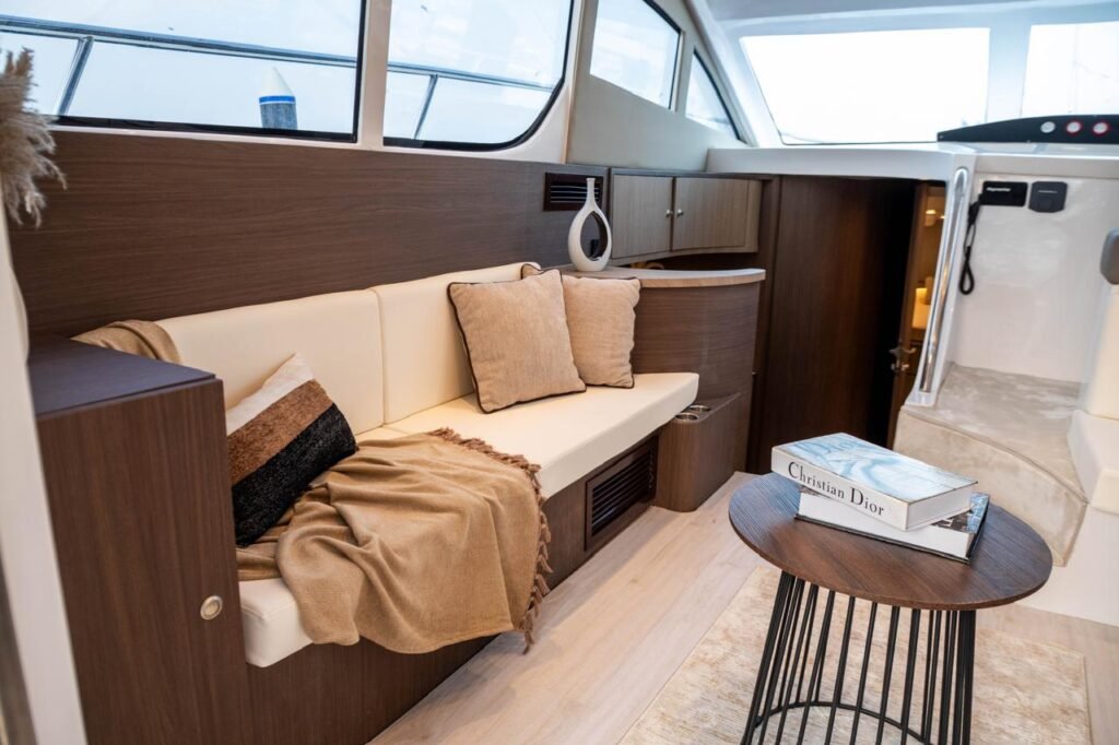 48ft yacht rental in Dubai Marina YRD signature – photo 5 of 9