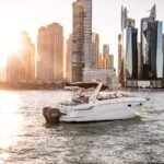 YRD Prime 33ft – تأجير يخت «نورا» بطول 33 قدمًا في ميناء دبي، يتسع لـ 8 ضيوف كحد أقصى