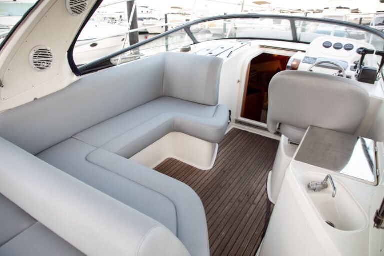 YRD Prime 33ft – nora 33ft yacht rental in Dubai Harbour up to 8 guests – photo 7 of 8