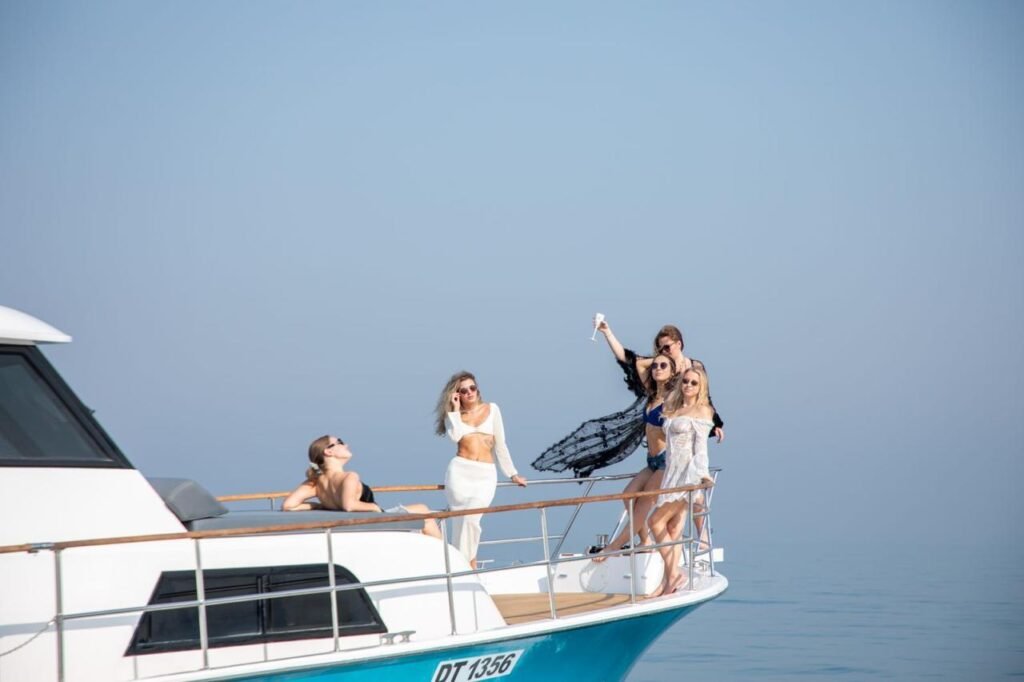 YRD Prestige 64ft yacht – photo 2 of 14