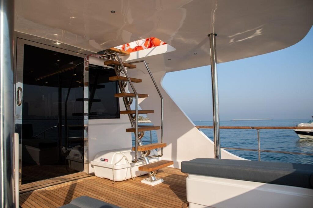 YRD Prestige 64ft yacht – photo 6 of 14