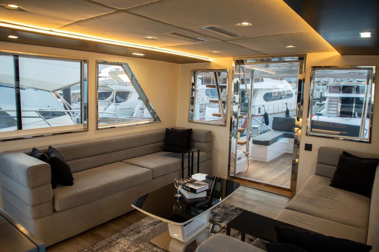 Twin cabin layout on YRD Prestige 64ft yacht