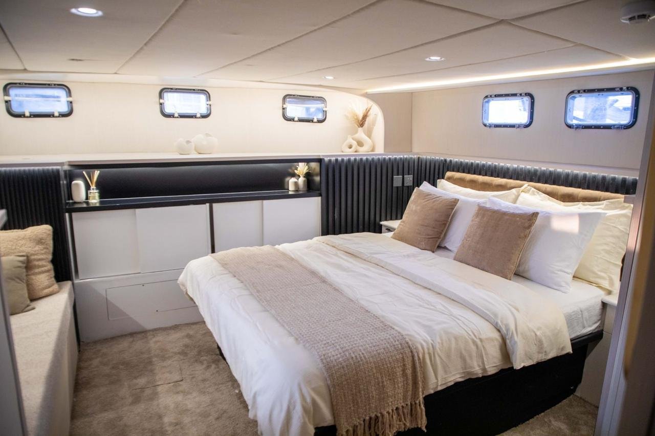 Master bedroom inside YRD Prestige 64ft yacht