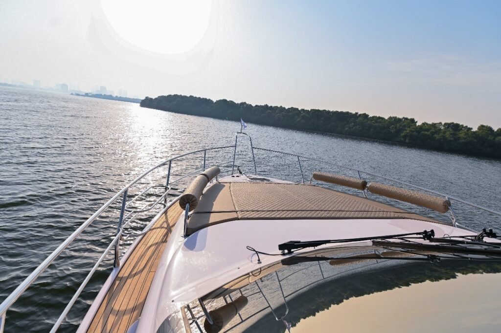YRD Signature 50ft yacht – photo 2 of 11