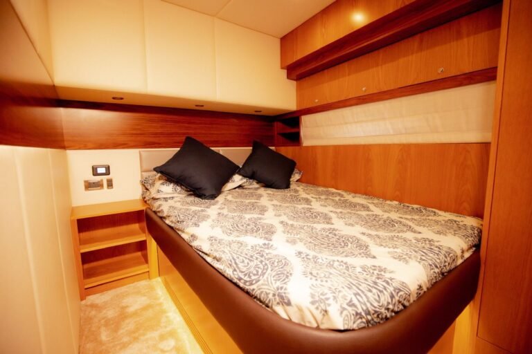 YRD Prestige 70ft yacht Dubai – photo 11 of 11