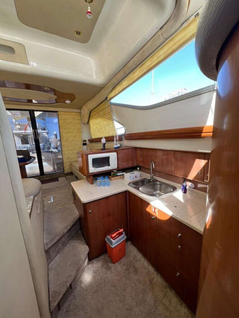 YRD Signature 43ft yacht Dubai – photo 10 of 13